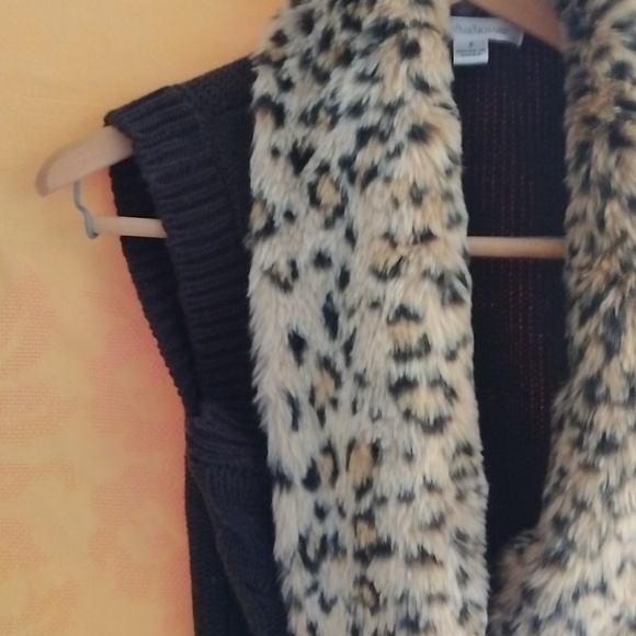 Women's sleeveless faux fur sweatler - Picture 8 of 8